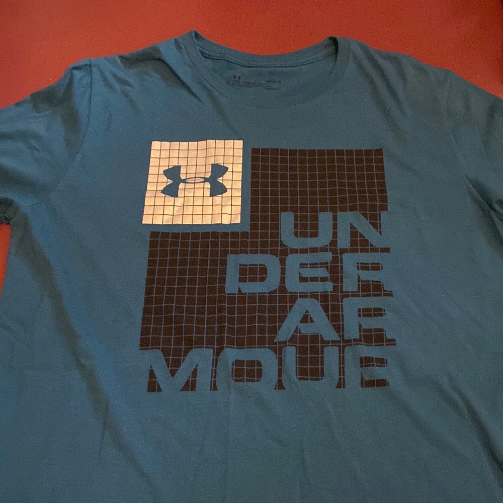 Good Condition Mens Under Armour Shiet